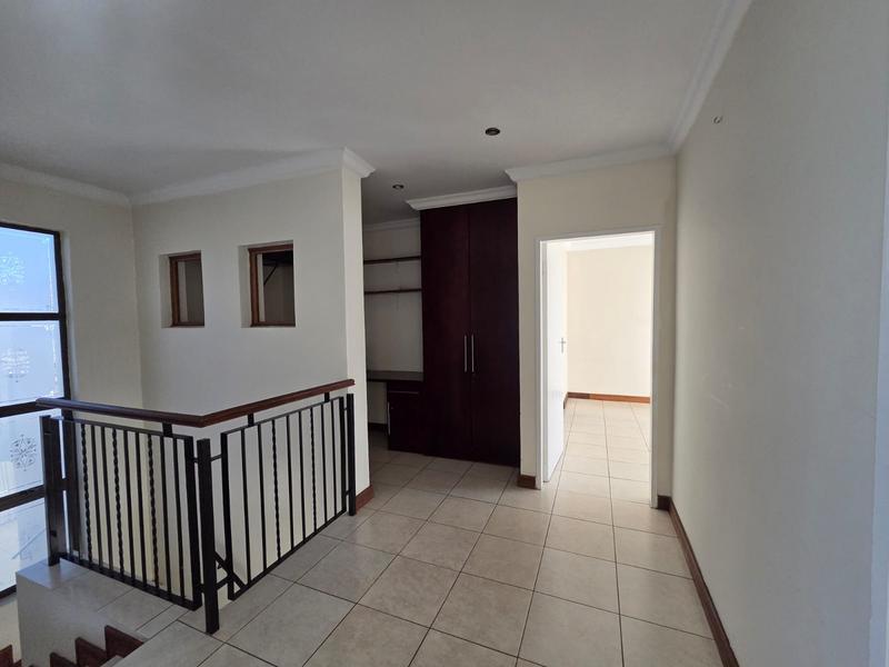 3 Bedroom Property for Sale in Gateway Manor North West